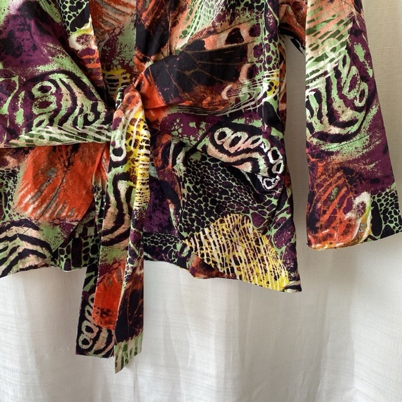 Mishca Wrap blouse Womens Petite L Colorful Abstract Tie Front Top Peplum - Picture 3 of 11